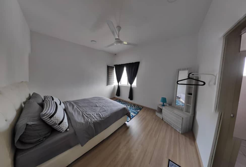 Chombies Muslim Homestay Танах-Рата Экстерьер фото